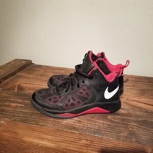 NIKE SHOES  5Y DUAL FUSION SIZE IS IN YOUTH